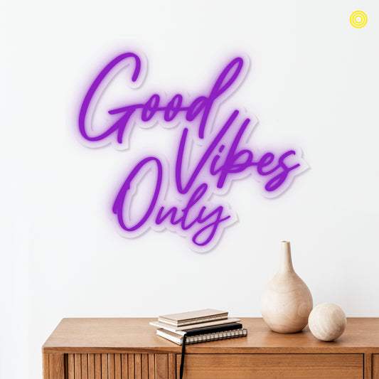 Good Vibes Only Neon-Schild mit modernem Design und energieeffizienter LED-Technologie, ideal für Wanddekoration und Events.