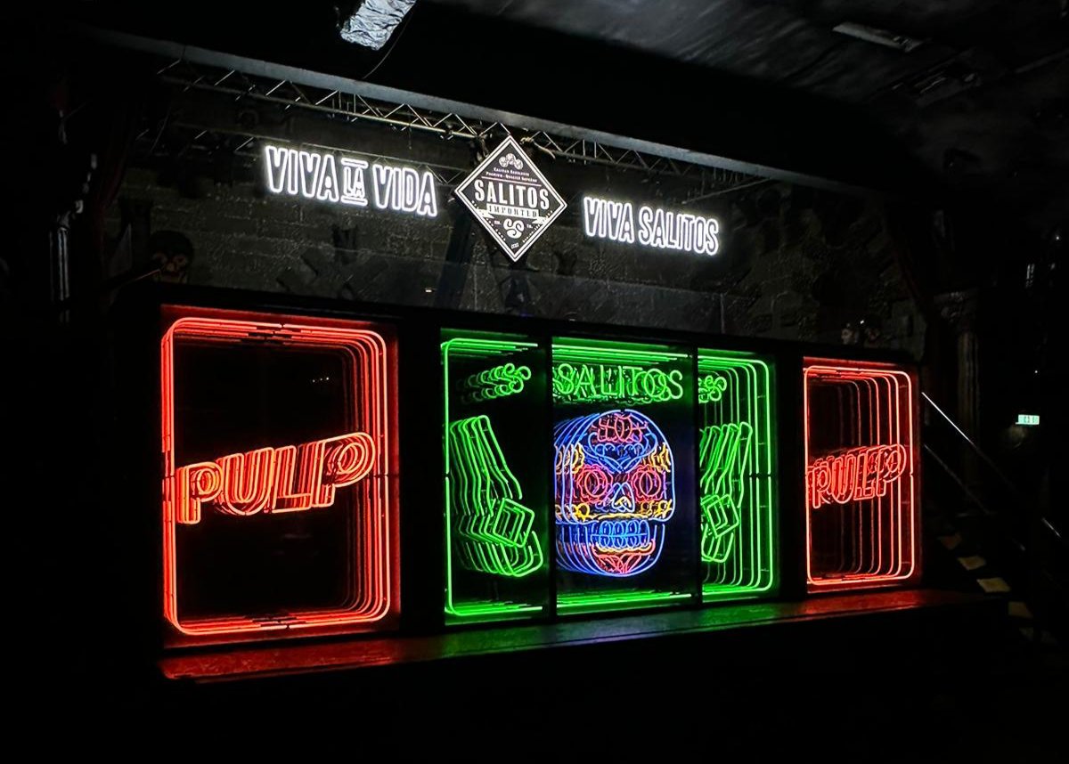 NEON LED, Infinity Mirror, Salitos Stage