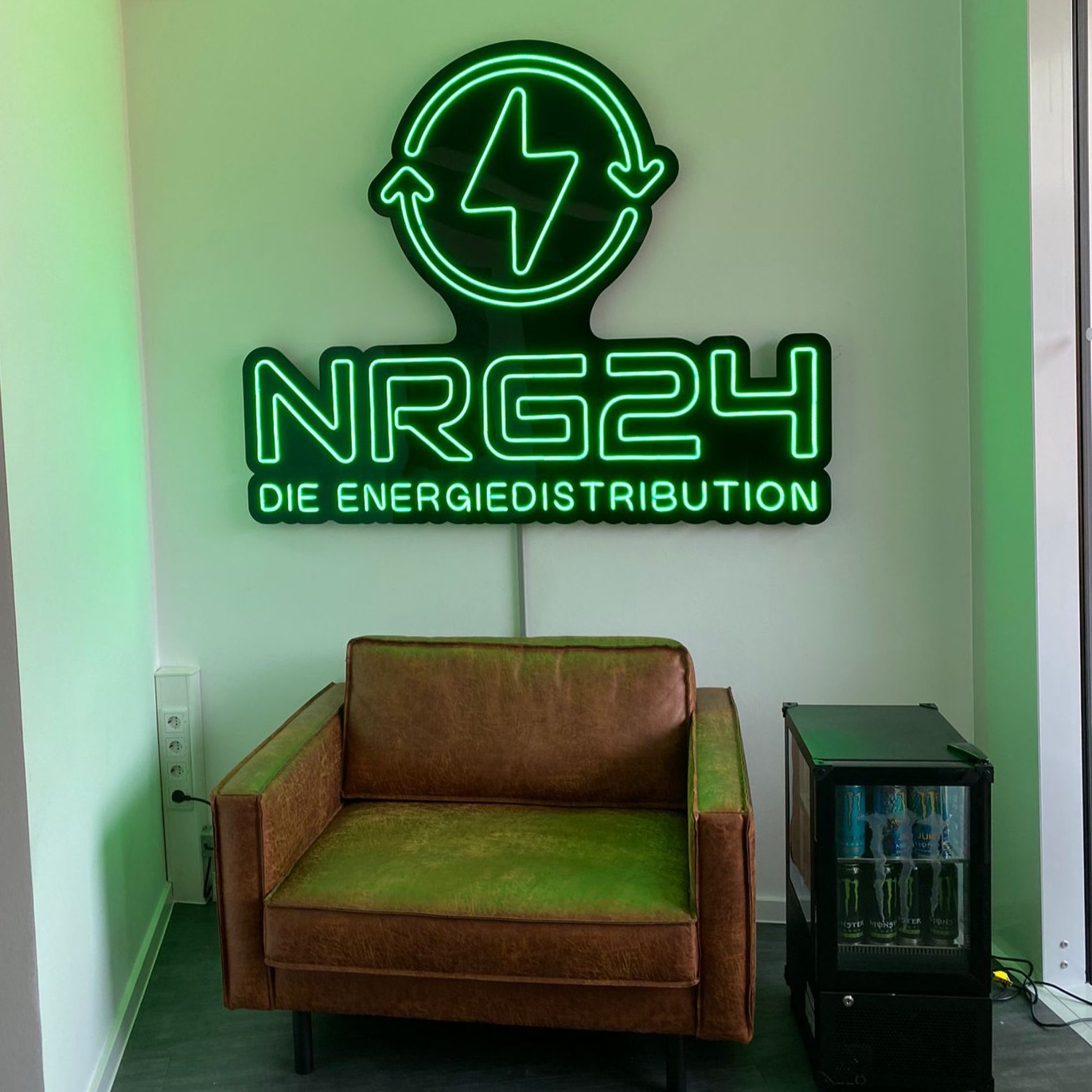 LED Neon Schild für NRG24 in Gütersloh